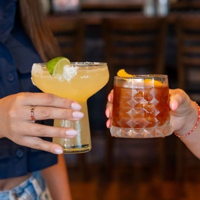 two-people-with-drinks-border-bar.jpg